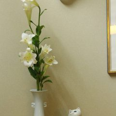 白い百合を銀婚式の記念花瓶に(^^)