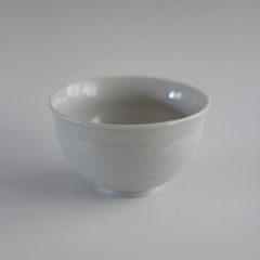 04-002 白磁櫛目茶碗