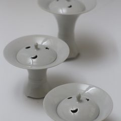 01-009 白磁日月星香炉